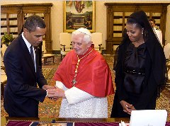 You are currently viewing Obama meets Pope at Vatican Palace